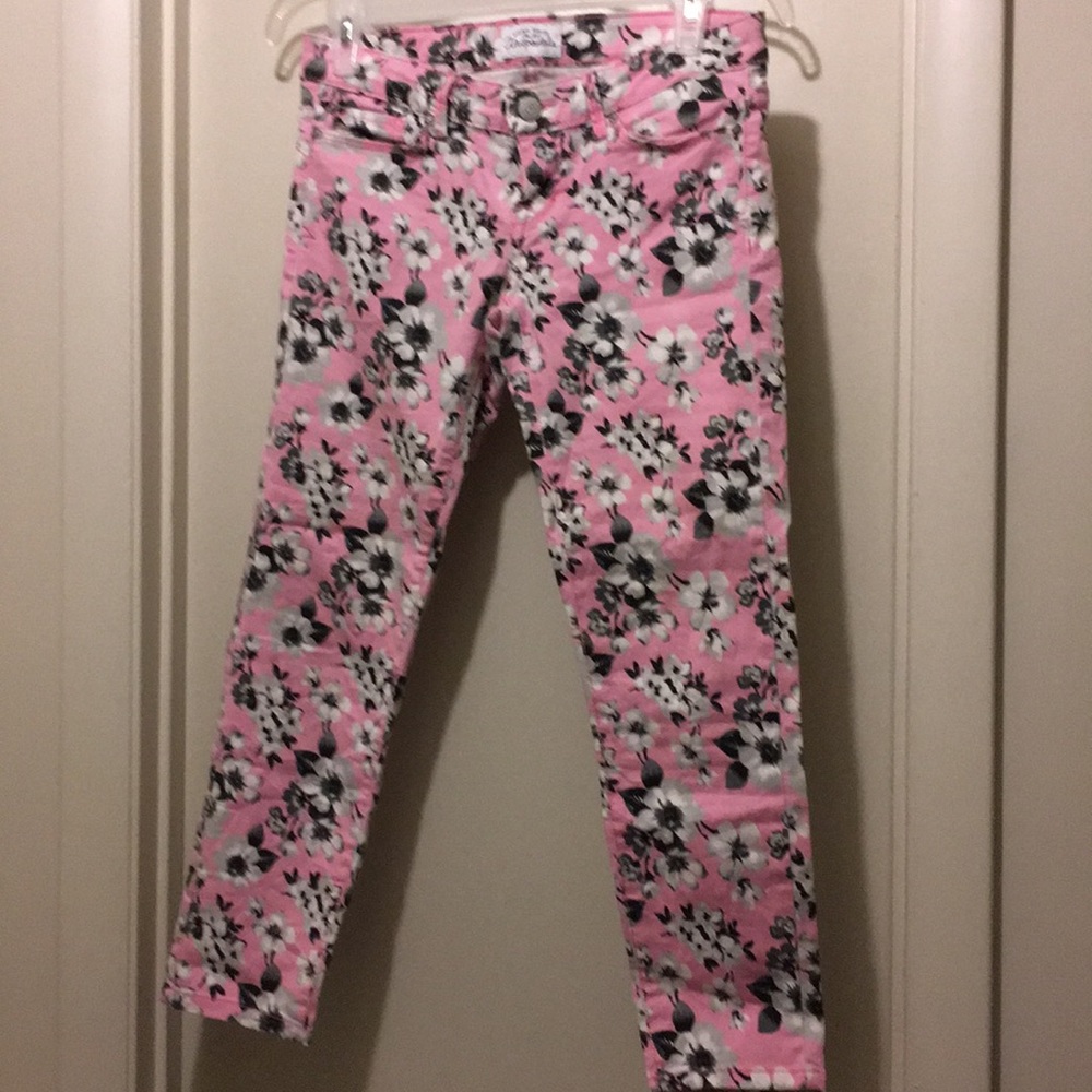 Pink/Black/White Floral Skinny Aeropostale Capris